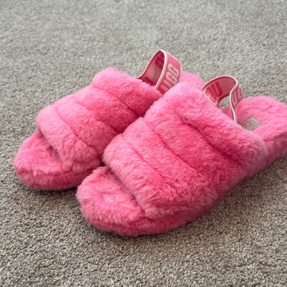 UGG Vibrant Pink Fluffy Slippers | Women's Size 9 | Cozy Fuzzy Slides